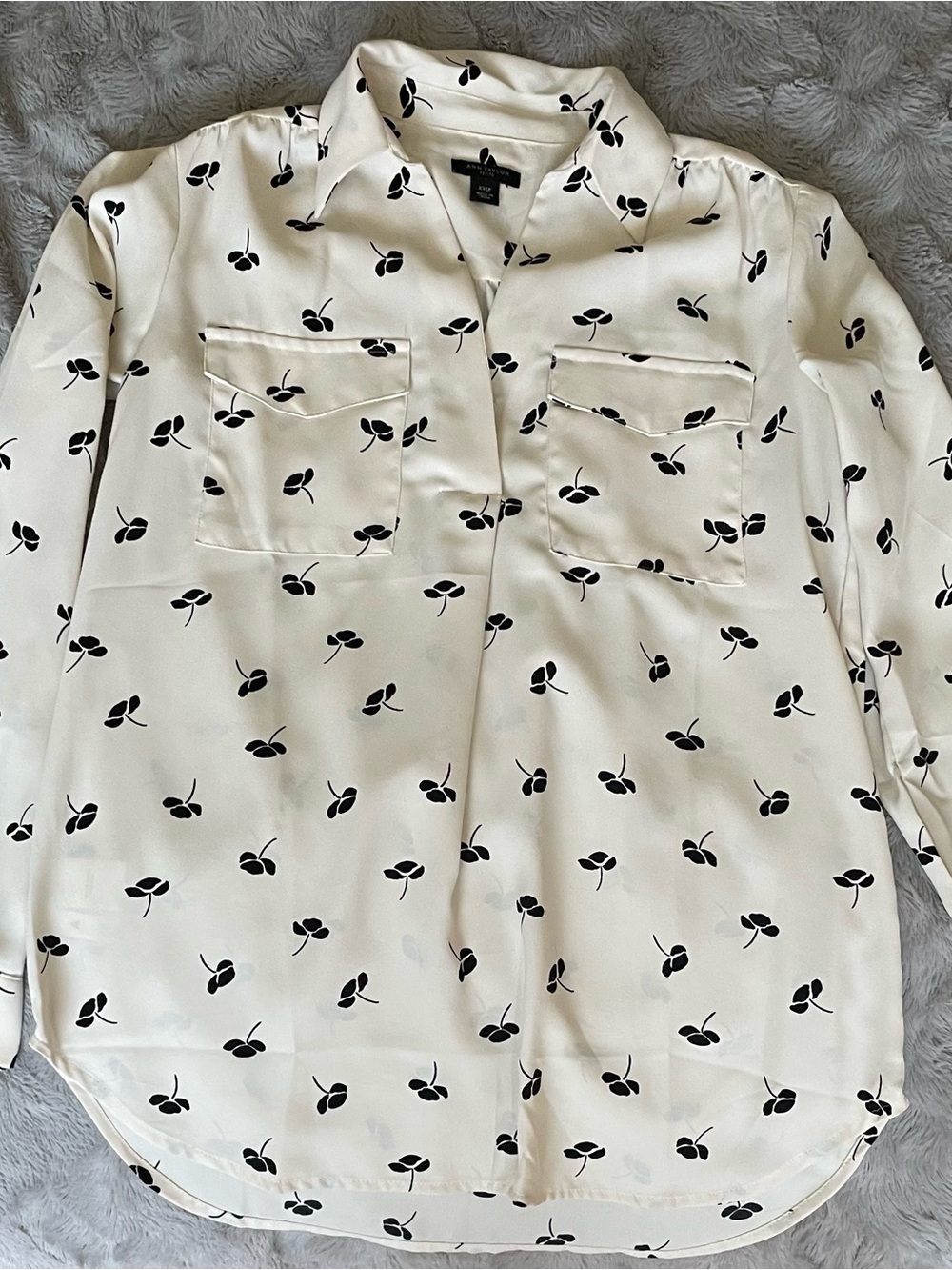 Button-Front Blouse - Picture 2 of 3